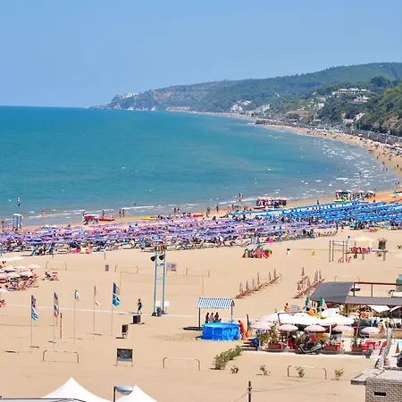 Solaria فندق رودي غارغانيكو