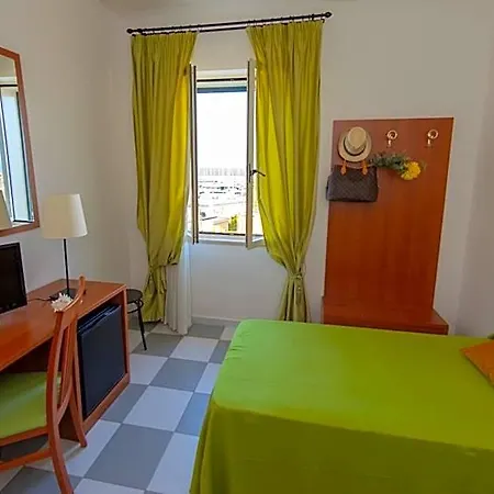 Solaria Hotel 3*