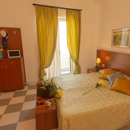 Solaria Отель